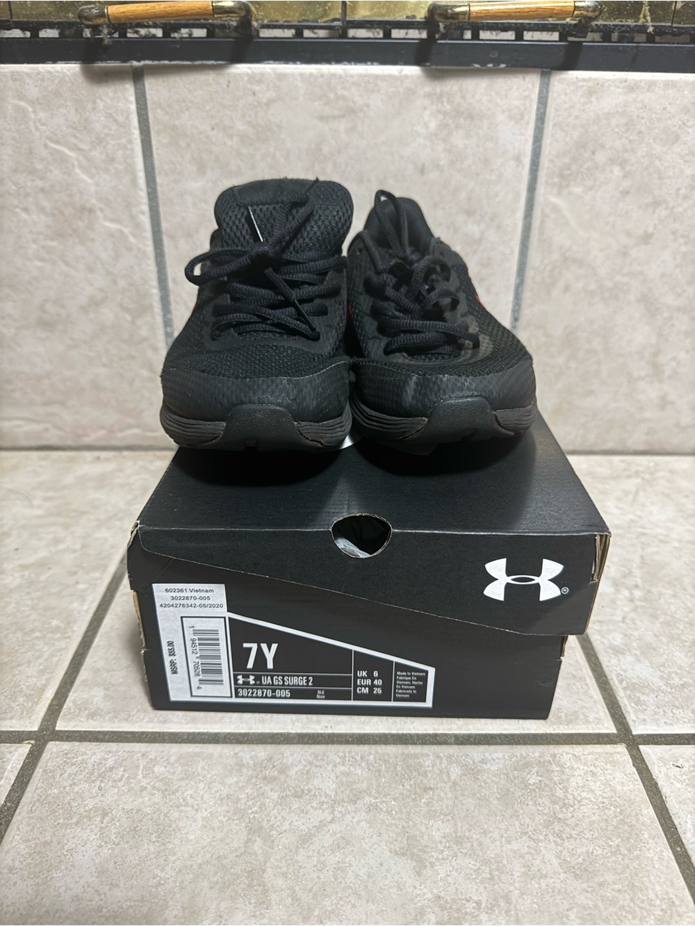 Under Armour Boys’ Black Sneakers